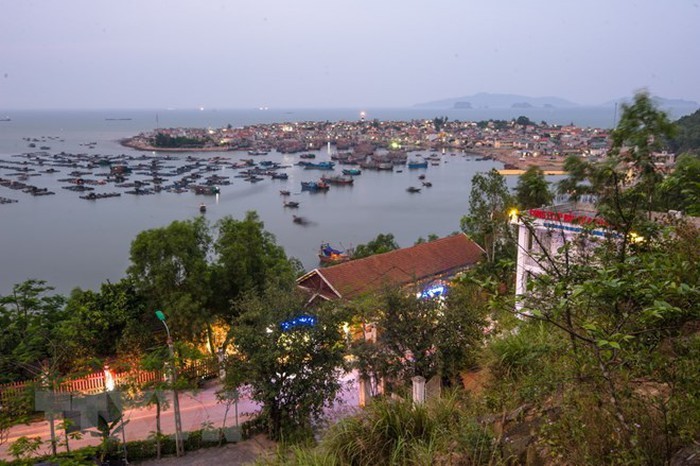 xem xet thanh lap 3 thi xa nghi son, hoai nhon va dong hoa hinh 1