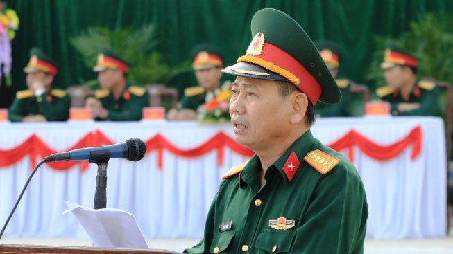 2 dai ta giu chuc pho tu lenh quan khu 1 va 5 hinh 1