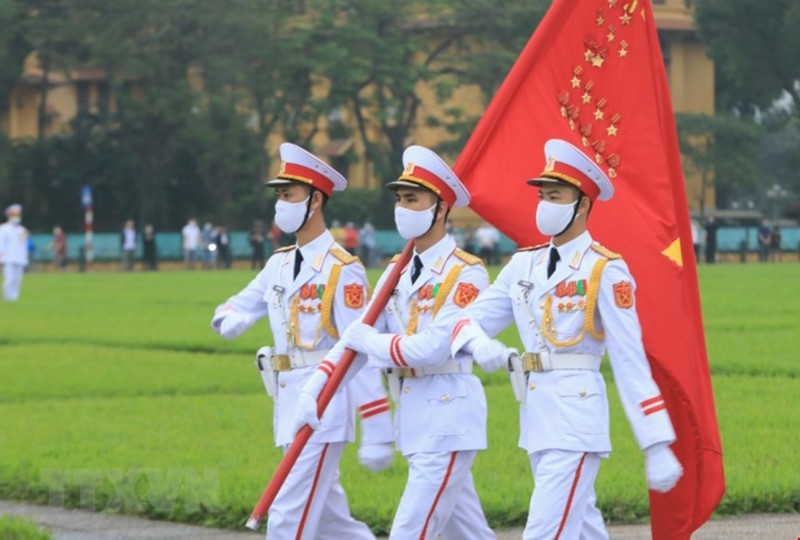 le thuong co tren quang truong ba dinh ky niem 45 nam thong nhat hinh 10