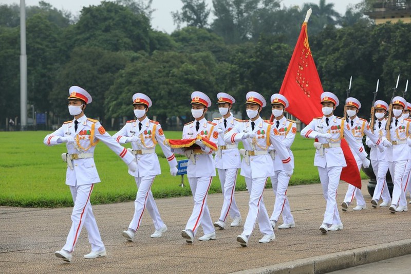 le thuong co tren quang truong ba dinh ky niem 45 nam thong nhat hinh 9