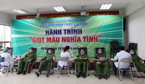 cong an ha noi hien tang hon 6.000 don vi mau hinh 1
