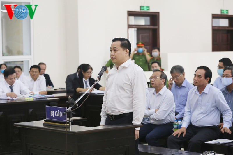 nong 24h: loi khai cua nghi pham ban chet chu nha nghi hinh 5