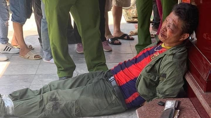 doi vang gia bat thanh, danh nhan vien tiem vang hinh 1