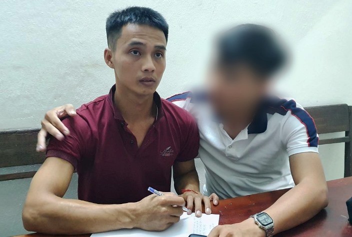trieu quan su ngu tren noc nha, chay doc duong bien de tron cong an hinh 6
