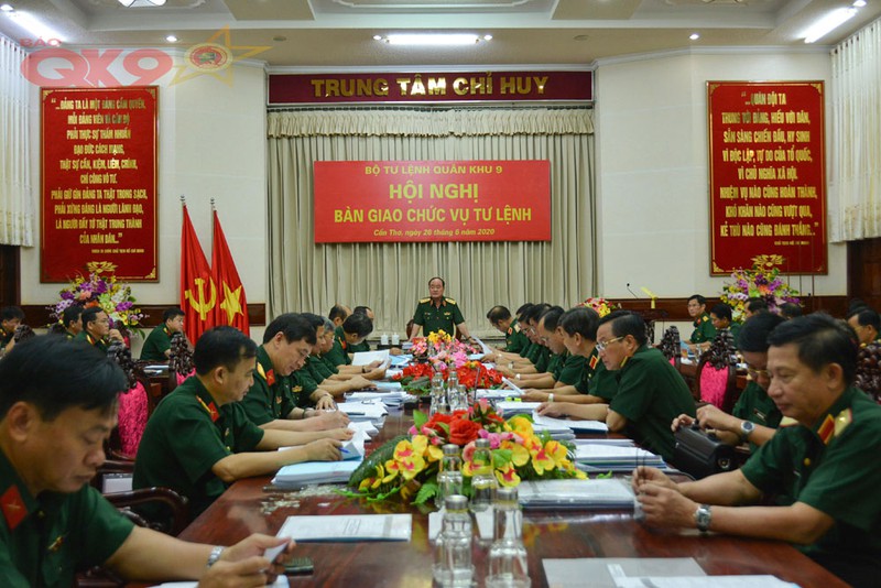thieu tuong nguyen xuan dat nhan nhiem vu tu lenh quan khu 9 hinh 2