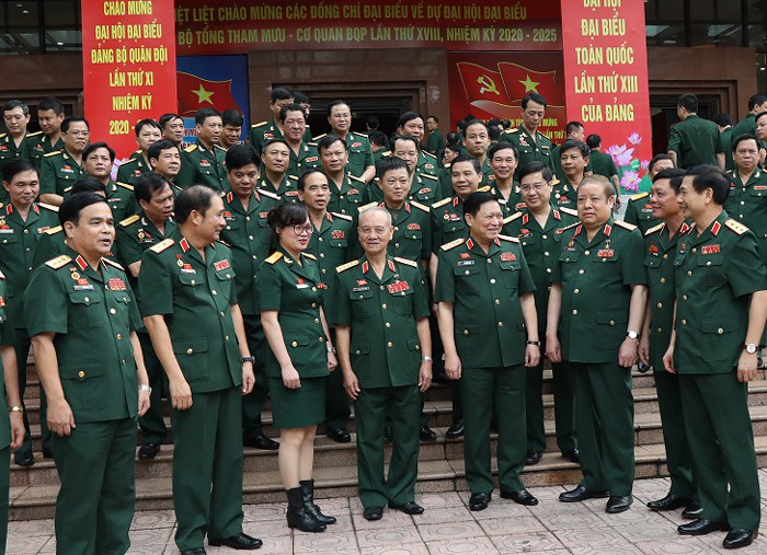 trung tuong phung si tan duoc bau lam bi thu dang uy bo tong tham muu hinh 1