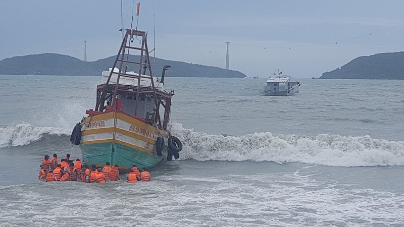 vung 5 hai quan kip thoi cuu keo tau ca kien giang mac can hinh 1