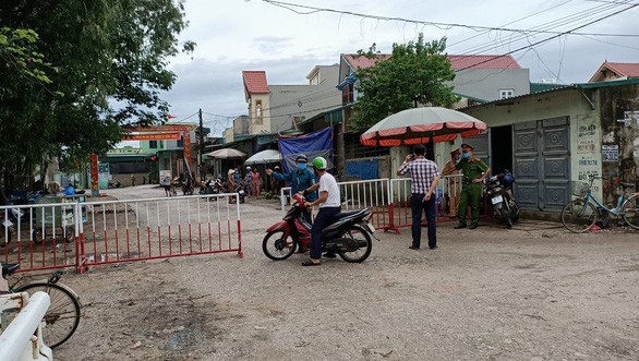 thanh hoa phong toa hon 300 ho dan sau khi co 1 ca mac covid-19 hinh 1