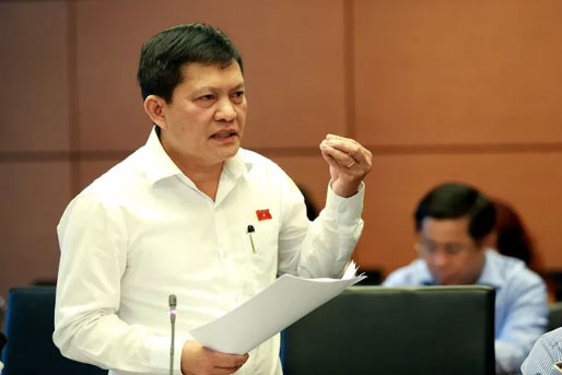 "dang xac minh thong tin dai bieu quoc hoi pham phu quoc co 2 quoc tich" hinh 1