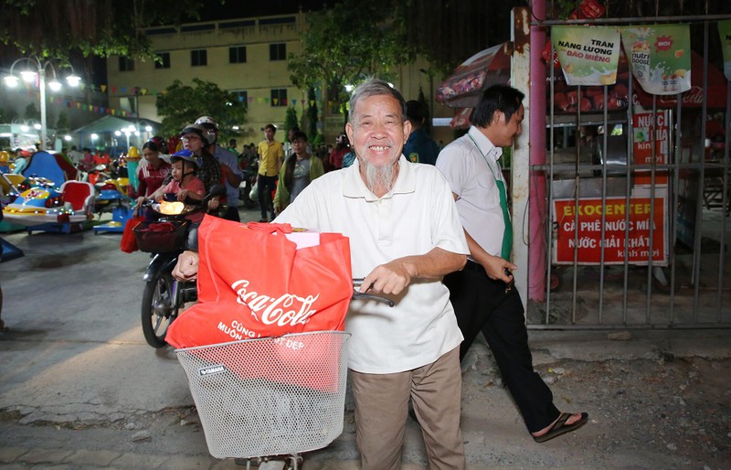 sau lum xum gian lan, tron thue, coca-cola viet nam noi gi? hinh 1