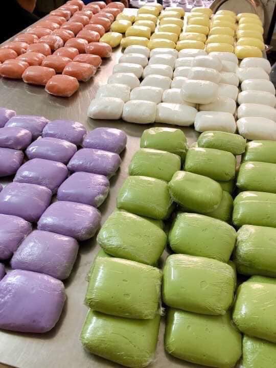 banh troi, banh chay dat khach tren "cho mang" do dich covid-19 hinh 4
