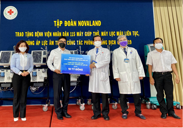 novaland trao tang thiet bi y te tai benh vien nhan dan 115 hinh 2