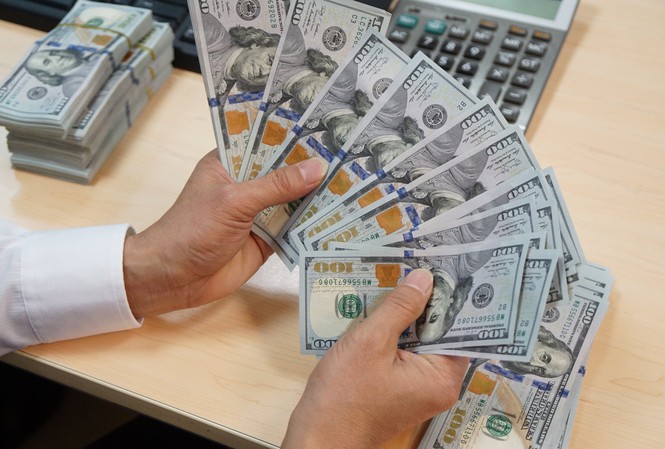 gia usd tai cac ngan hang thuong mai dong loat tang nhe hinh 1