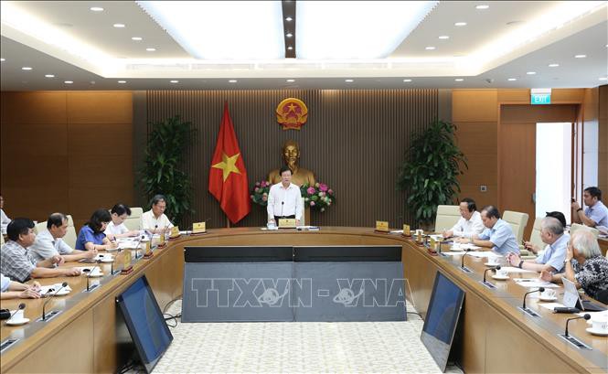 de xuat mien trung tach thanh bac trung bo va nam trung bo  hinh 2