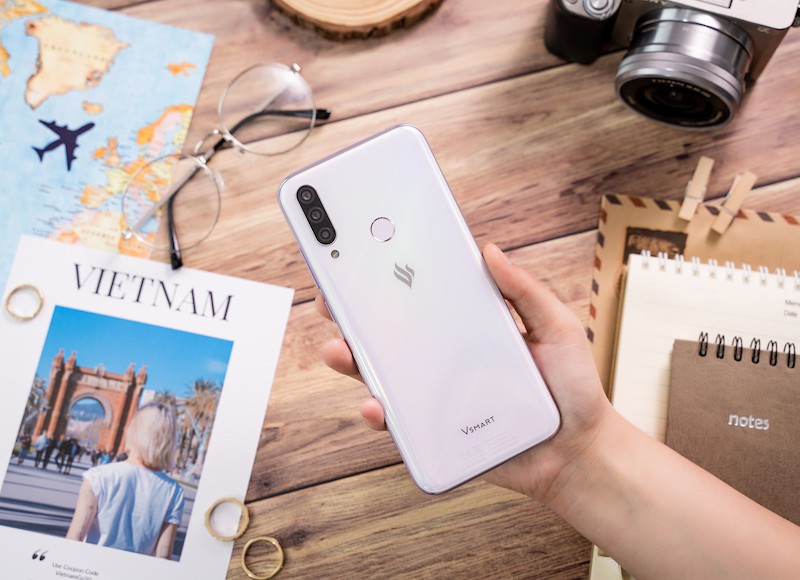 cong dong quoc te hao hung voi dien thoai vsmart aris 5g "make in vietnam" hinh 2