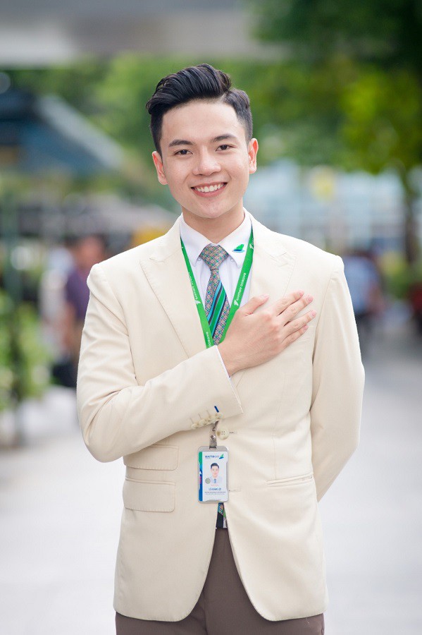 nam tiep vien 10x bat mi cau chuyen bo dai hoc de theo duoi dam me  hinh 1