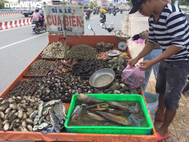 ghe xanh "sieu re" ban day le duong o tp.hcm hinh 3