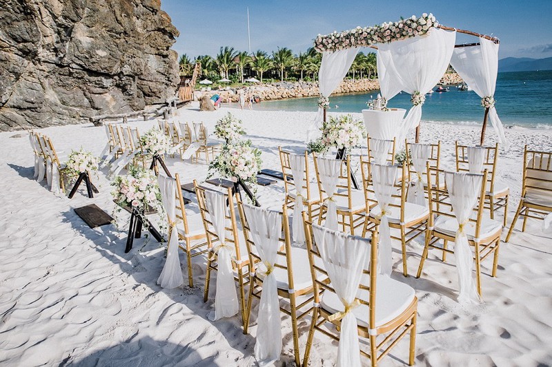 destination wedding: nhung bai bien nen tho cho dam cuoi trong mo hinh 2