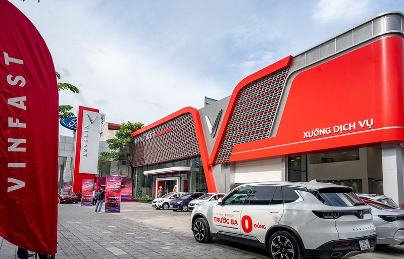 kham pha showroom vinfast moi rong 2.000m2 tai ha noi hinh 2