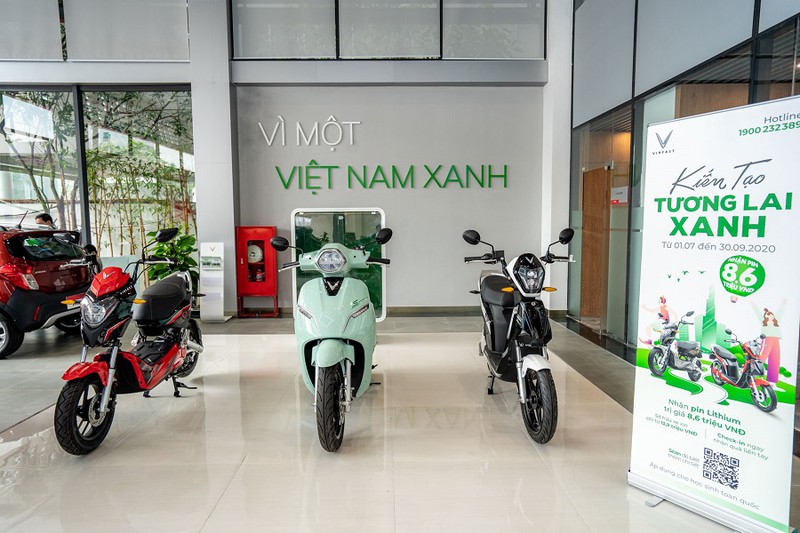 kham pha showroom vinfast moi rong 2.000m2 tai ha noi hinh 4