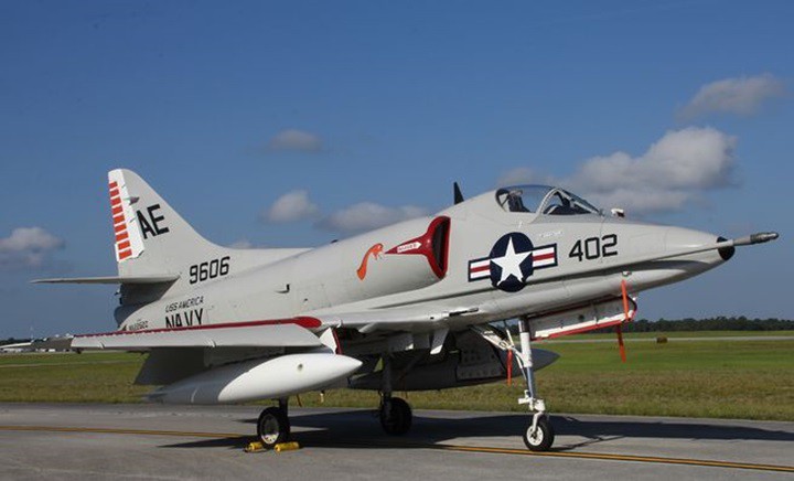 he lo ve loai may bay cuong kich my a-4 skyhawk tung bi viet nam ban ha hinh 10