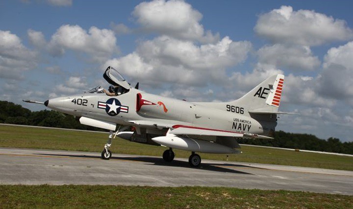 he lo ve loai may bay cuong kich my a-4 skyhawk tung bi viet nam ban ha hinh 12