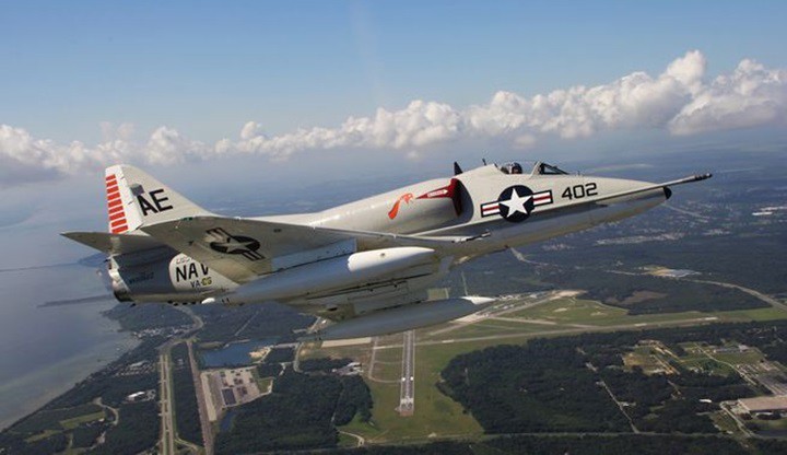 he lo ve loai may bay cuong kich my a-4 skyhawk tung bi viet nam ban ha hinh 3