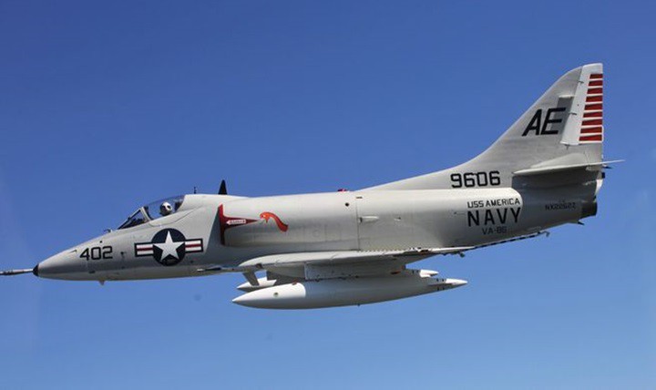 he lo ve loai may bay cuong kich my a-4 skyhawk tung bi viet nam ban ha hinh 5