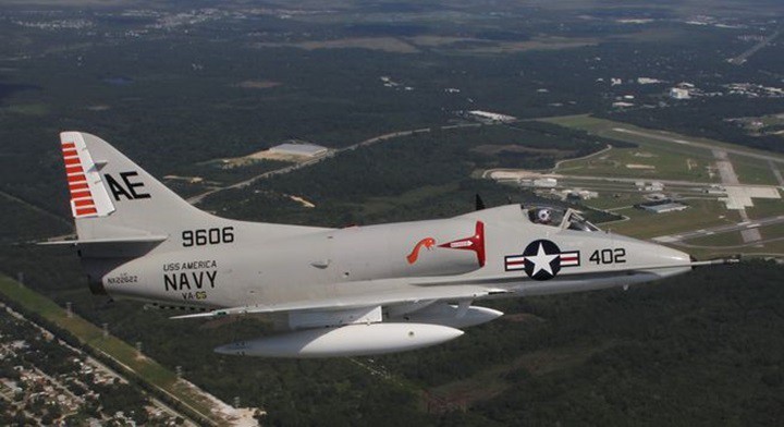 he lo ve loai may bay cuong kich my a-4 skyhawk tung bi viet nam ban ha hinh 7