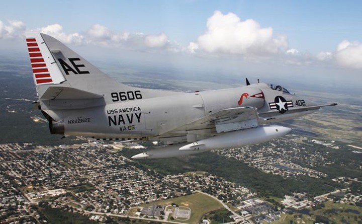 he lo ve loai may bay cuong kich my a-4 skyhawk tung bi viet nam ban ha hinh 8
