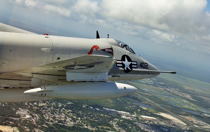 he lo ve loai may bay cuong kich my a-4 skyhawk tung bi viet nam ban ha hinh 9