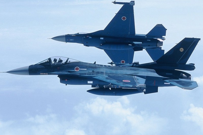 can canh may bay tiem kich san ham nhat ban mitsubishi f-2 hinh 2