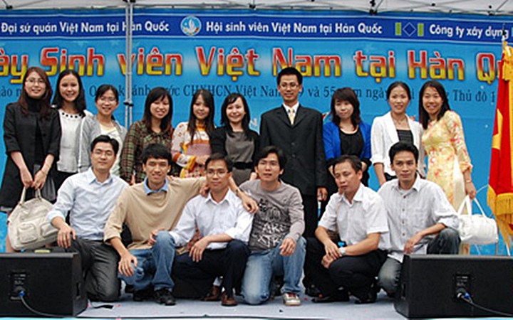 sinh vien viet nam tai han quoc doi pho voi dich covid-19 lan rong hinh 1