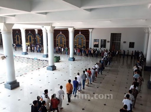 anh: 5.000 tin do hoi giao indonesia tu tap cau nguyen bat chap covid-19 hinh 2