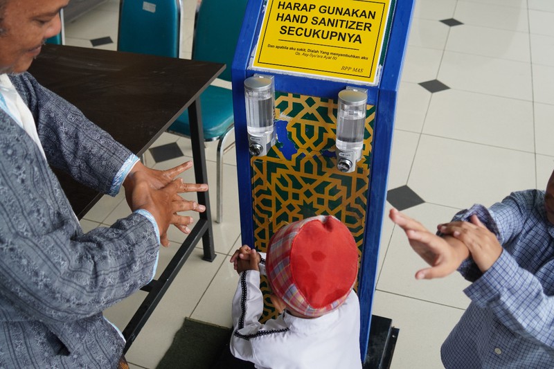 anh: 5.000 tin do hoi giao indonesia tu tap cau nguyen bat chap covid-19 hinh 5
