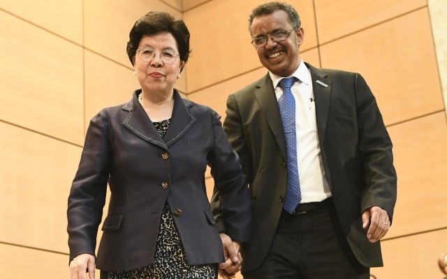 moi quan he gan gui giua trung quoc va 2 tong giam doc who hinh 1