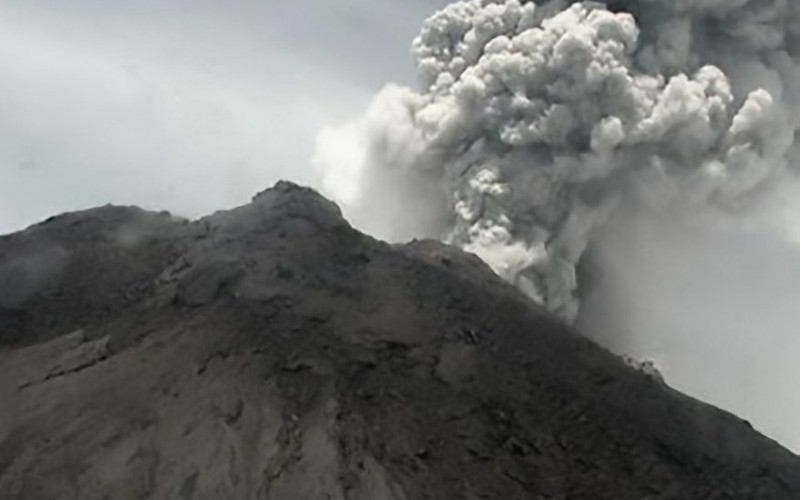 nui lua merapi (indonesia) phun tro bui cao 6km, cu dan canh giac cao  hinh 1