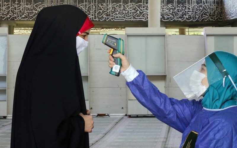 cu 7 phut lai co mot nguoi tu vong do covid-19 tai iran hinh 1