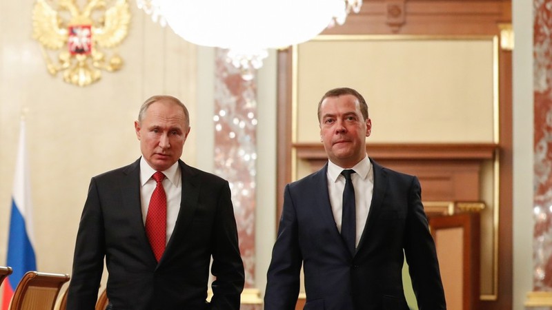 putin da len ke hoach roi kremlin va viec tu chuc cua medvedev hinh 1