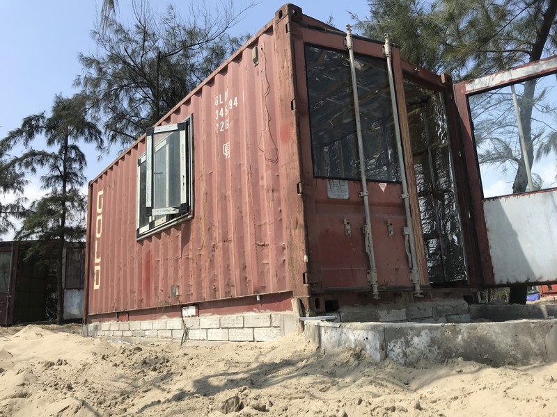 doanh nghiep tu y dung ca tram nha bang container trong rung phong ho hinh 2