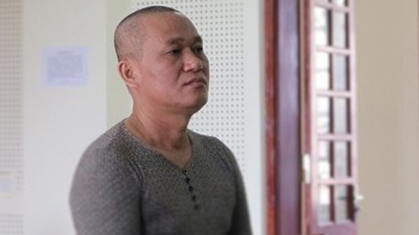 no nan chong chat, di mua ma tuy ban kiem loi... lai luon an tu hinh hinh 1
