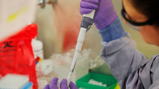 fda cap phep bo xet nghiem nhanh sars-cov-2 cho ket qua trong 15 phut hinh 1