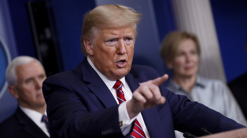 tong thong trump tuyen bo my da vuot qua dinh dich covid-19 hinh 1
