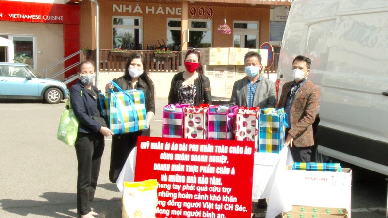 cong dong nguoi viet tai sec ho tro cac truong hop kho khan vi dich covid-19 hinh 1