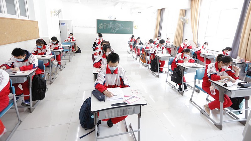 hon 500 truong ptth o ho bac (trung quoc) mo cua tro lai hinh 1