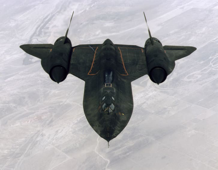 "hac dieu" sr-71 van la may bay nhanh nhat the gioi sau hon nua the ky hinh 1
