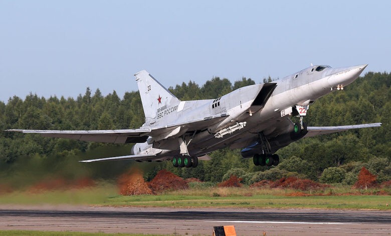 nga thu nghiem may bay nem bom tu-22m3m o toc do sieu vuot am hinh 1