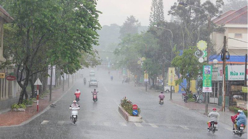thoi tiet ngay 14/6: bac bo co mua vua, mua to va dong hinh 1