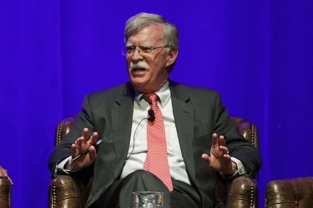 chinh quyen trump kien cuu co van an ninh bolton vi xuat ban hoi ky hinh 1