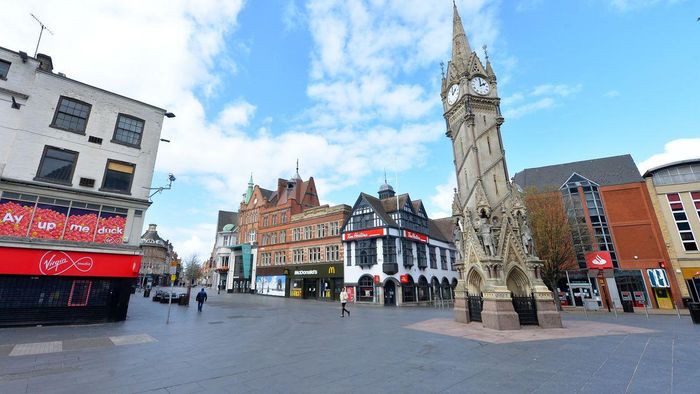 anh tai phong toa thanh pho leicester truoc lan song covid-19 thu 2 hinh 1